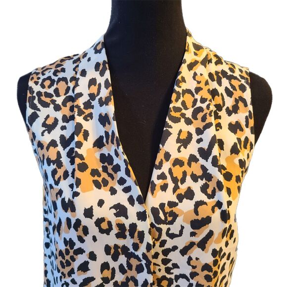 Aritzia Babaton NWT Akira Cheetah Print Silky Satin V-Neck Blouse Size L (12-14) - Picture 4 of 8